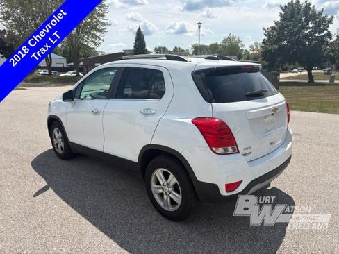 Used 2018 Chevrolet Trax LT w/ LT Convenience Package FWD image 4