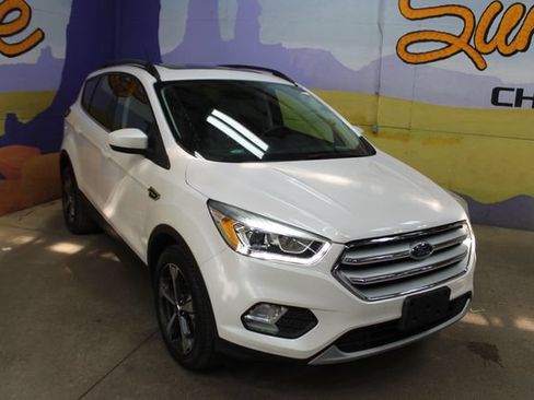 Used 2018 Ford Escape SEL w/ Canadian Touring Package AWD/4WD image 2