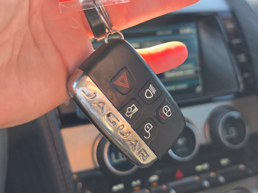 Used 2015 Jaguar F-TYPE Convertible RWD image 43