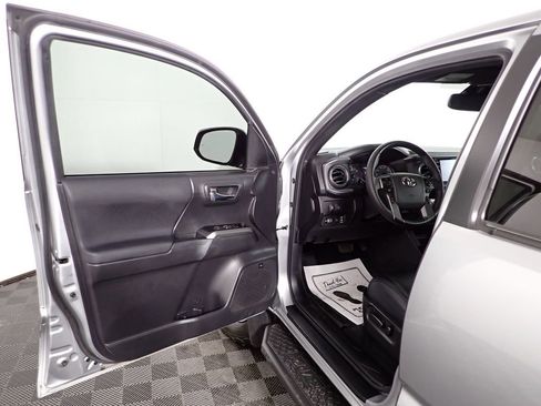 Used 2023 Toyota Tacoma TRD Off-Road w/ TRD Premium Off Road Package image 20