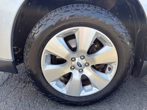 Used 2012 Subaru Outback 3.6R Limited w/ Moonroof Pkg image 11