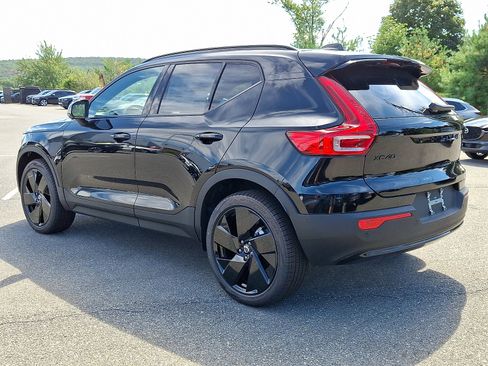 New 2026 Volvo XC40 B5 Ultra w/ Protection Package Premier AWD/4WD image 3