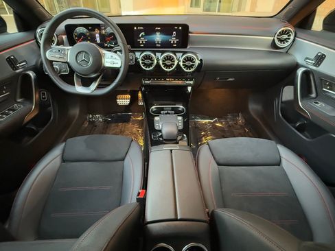 Used 2023 Mercedes-Benz CLA 250 image 30