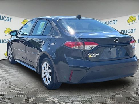 Used 2025 Toyota Corolla LE FWD image 4