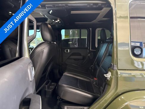 Used 2023 Jeep Wrangler Unlimited Sahara AWD/4WD image 5