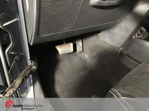 Used 2016 Jeep Wrangler Unlimited Sahara w/ Connectivity Group image 11