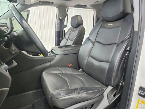 Used 2020 Cadillac Escalade Luxury image 19