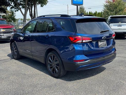 Used 2023 Chevrolet Equinox RS image 3