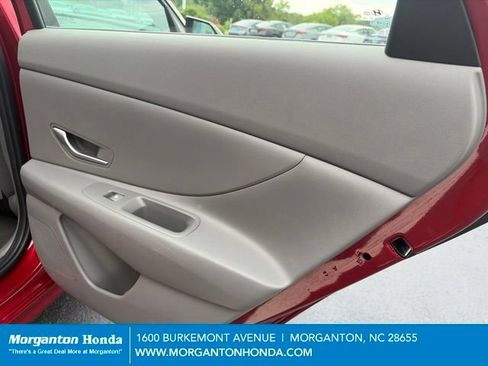 Used 2024 Hyundai Elantra SEL FWD image 33