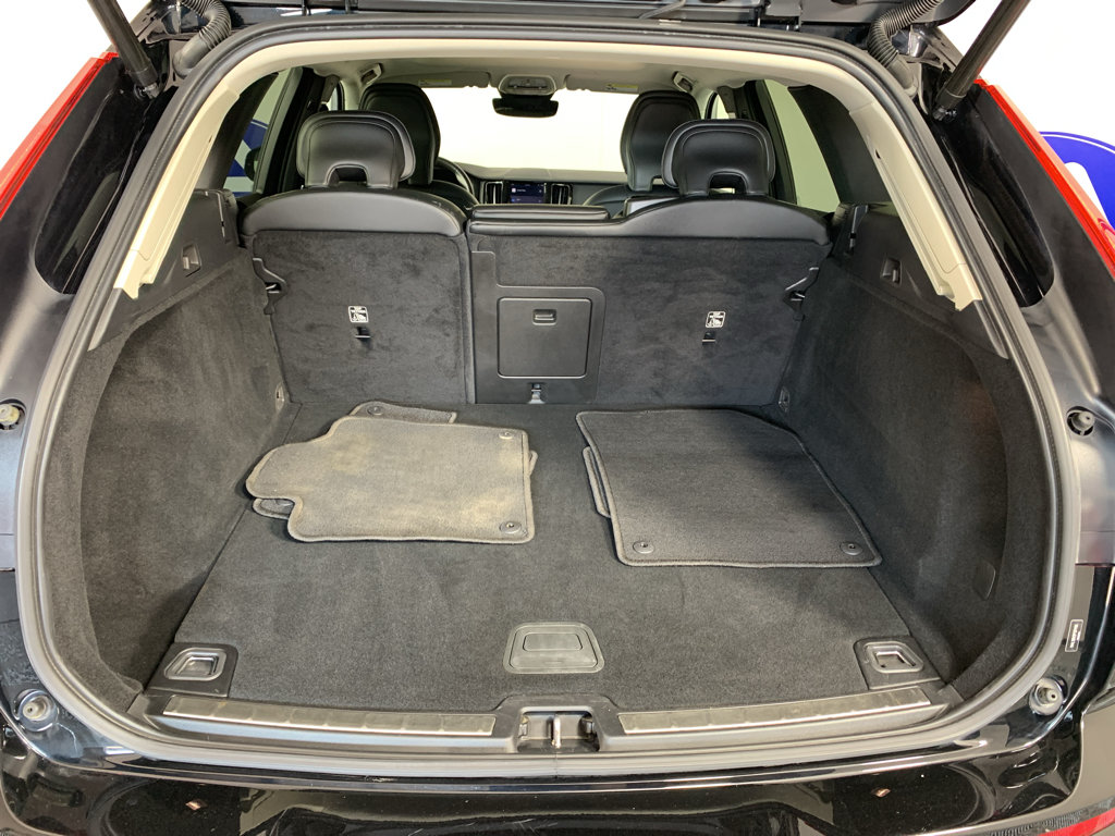 Used 2023 Volvo XC60 B5 Core AWD/4WD image 35