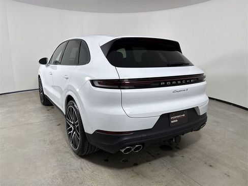New 2026 Porsche Cayenne S image 3