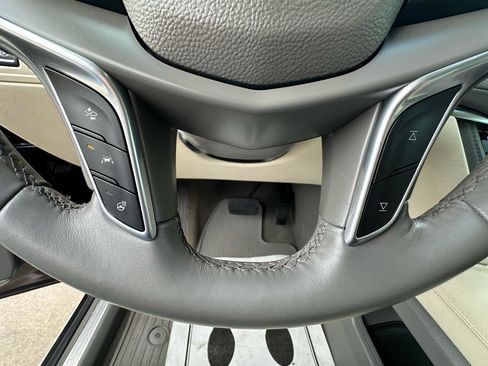 Used 2017 Cadillac XT5 Premium Luxury FWD image 17