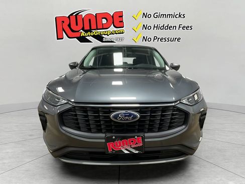 Used 2023 Ford Escape Active w/ Tech Pack #1 AWD/4WD image 9