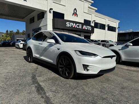 Used 2019 Tesla Model X 100D image 4