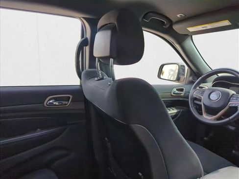 Used 2017 Jeep Grand Cherokee Laredo w/ Quick Order Package 2BE image 21