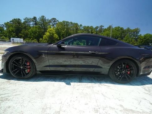 Used 2022 Ford Mustang Shelby GT500 w/ Technology Package RWD image 7