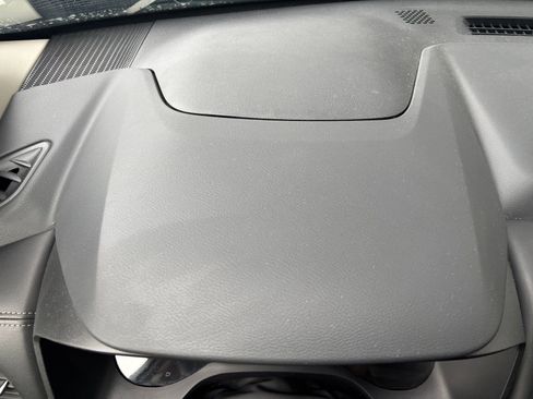 Used 2025 Nissan Rogue SV image 36