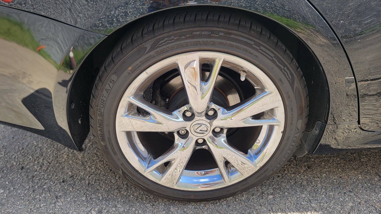 Used 2010 Lexus IS 250 w/ Preferred Accessory Package RWD image 11