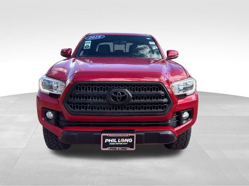 Used 2016 Toyota Tacoma TRD Off-Road AWD/4WD image 2