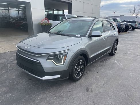 Certified 2023 Kia Niro LX image 1