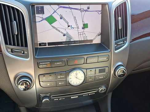 Used 2011 Hyundai Equus Signature image 16