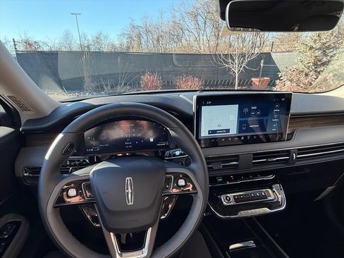 New 2026 Lincoln Corsair Reserve image 25