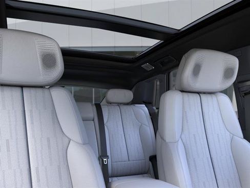 New 2026 Cadillac Lyriq Signature Sport AWD/4WD image 24