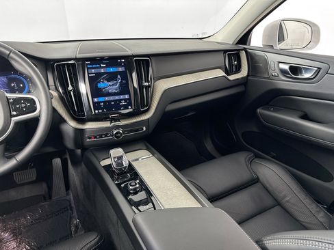 Used 2022 Volvo XC60 B5 Inscription w/ Protection Package Premier image 25