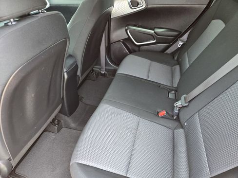 Used 2023 Kia Soul LX FWD image 29