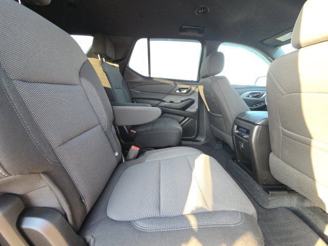 Used 2022 Chevrolet Traverse LT FWD image 16