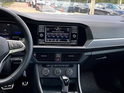 Certified 2024 Volkswagen Jetta Sport FWD image 19