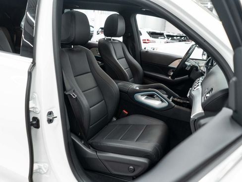 Used 2025 Mercedes-Benz GLS 450 4MATIC image 10