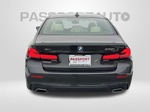 Used 2022 BMW 530i xDrive 530i xDrive w/ Premium Package image 3