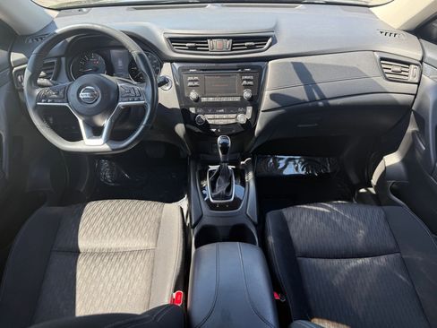 Used 2017 Nissan Rogue SV AWD/4WD image 23