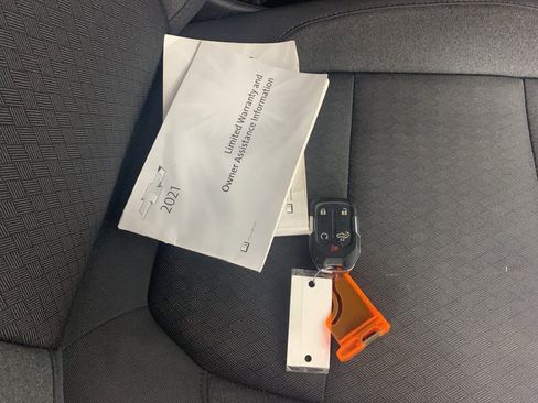 Used 2021 Chevrolet Silverado 1500 LT image 43