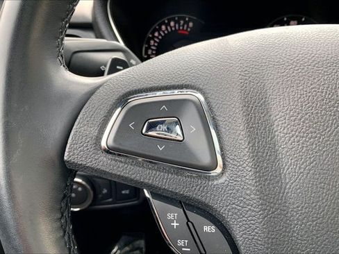 Used 2017 Lincoln MKC Select w/ Select Plus Package AWD/4WD image 18