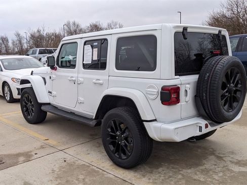 Used 2021 Jeep Wrangler Unlimited Sahara image 5