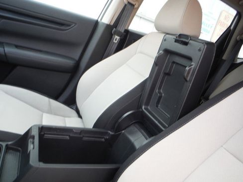 Used 2023 Honda CR-V EX image 16