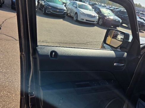 Used 2015 Jeep Patriot High Altitude image 10