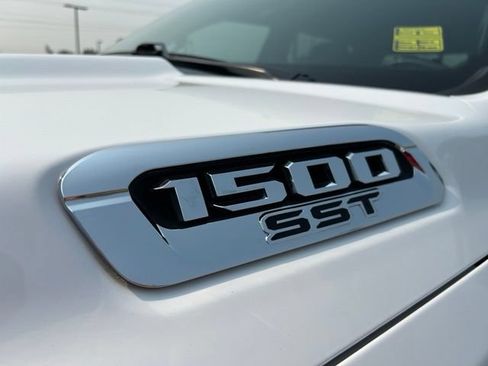 Used 2025 RAM 1500 Big Horn AWD/4WD image 10