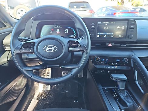 Certified 2025 Hyundai Elantra Sport image 15