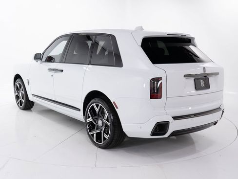 New 2026 Rolls-Royce Cullinan Black Badge image 3