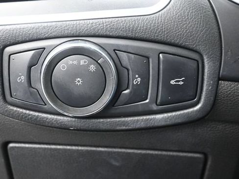 Used 2017 Ford Edge Titanium w/ Technology Package FWD image 32