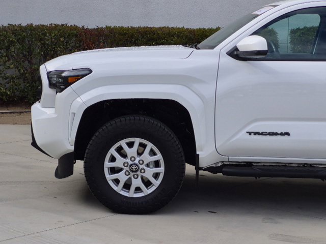 Used 2024 Toyota Tacoma SR5 AWD/4WD image 21