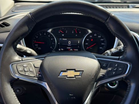 Used 2021 Chevrolet Equinox LT FWD image 19