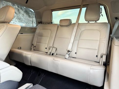 Used 2018 Lincoln Navigator Reserve w/ Technology Package image 26