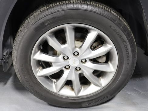 Used 2018 Jeep Cherokee Limited AWD/4WD image 35