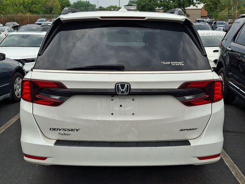 Used 2023 Honda Odyssey Sport image 4