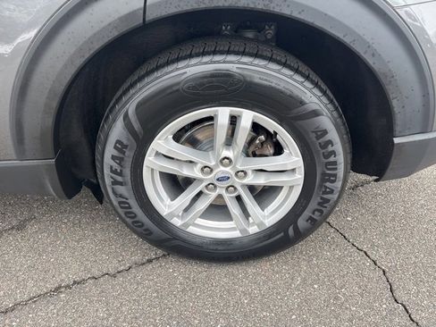 Certified 2022 Ford Explorer XLT w/ Equipment Group 202A image 10