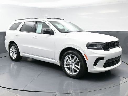 Used 2024 Dodge Durango GT image 3
